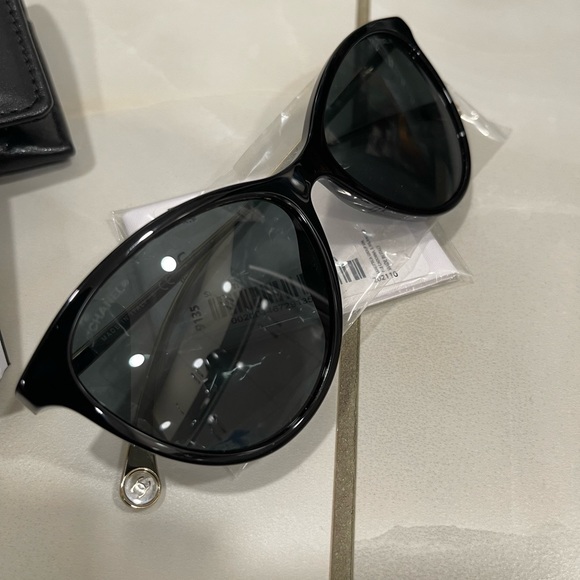 Chanel Interlocking CC Logo Cat-Eye Sunglasses - Picture 10 of 10